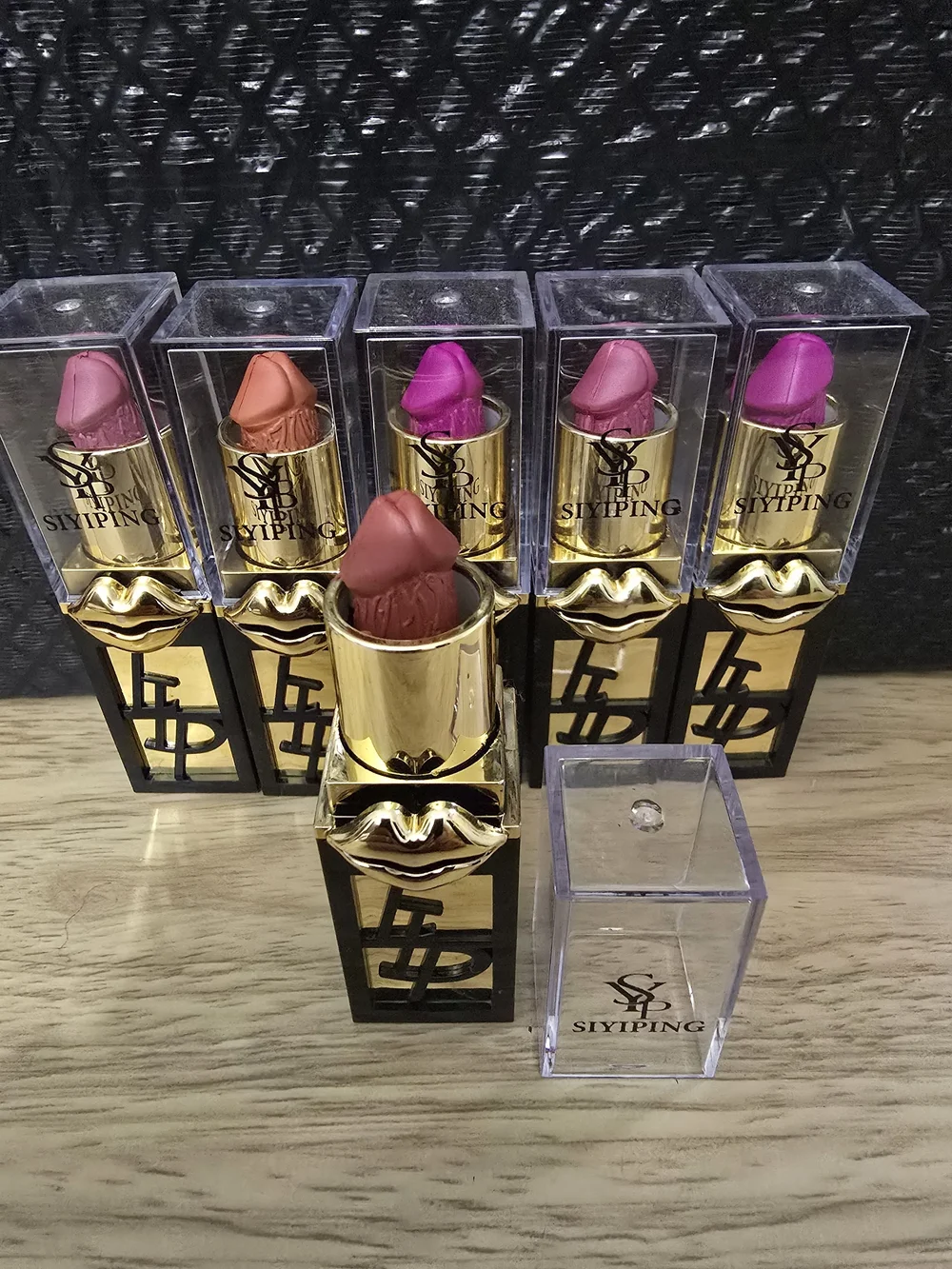 Women Makeup Lipstick - Mixed Pink, Peach & Red Shades